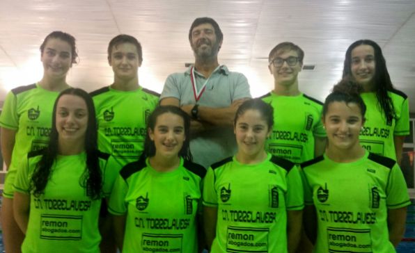 Nadadores infantiles, junior y absolutos que acudieron a Gijón